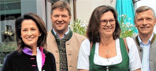 Über die Frage, ob Landwirtschaft und Tourismus noch im Einklang seien, diskutierten: (von links) Michaela Kaniber, Martin Huber, Ilse Aigner und Anton Wallner.Foto Strim