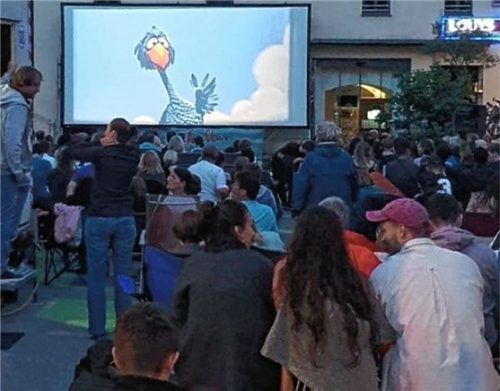 Viele Filmfans strömten schon am Wochenende zum Salzstadel. Foto Wunsam