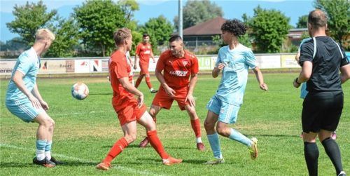 Vor rund sechs Wochen standen sich 1860 Rosenheim und der SV Bruckmühl bereits beim Kunze-Cup gegenüber. Damals hatte Bruckmühl die Nase vorn.Foto Franz Ruprecht