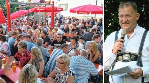 Zahlreiche Besucher waren gekommen, um das 90-jährige Bestehen des Siedlungsvereins Kolbermoor mitzufeiern. Vorsitzender Christian Wagner (rechts) ließ die Geschichte des Vereins Revue passieren. Fotos Baumann
