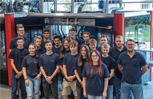 15 neue Azubis starten bei der SOMIC Verpackungsmaschinen GmbH & Co. KG mit Sitz in Amerang, dem führenden Anbieter für Hightech-Karton-Verpackungsmaschinen, ins Berufsleben.