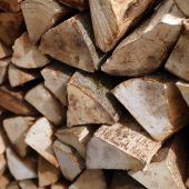 Große Preisunterschiede beim Scheitholz