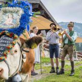 Mit Bläser-Begleitung zurück ins Tal