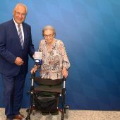 Frau (101) legt Betrüger mit Klopapier rein