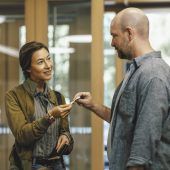 Polizistin mit Pfiff