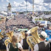 Platzkonzert bei Prachtwetter