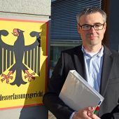 Karlsruhe soll Rechte leiblicher Väter stärken