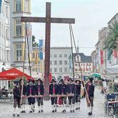 160 Kilo schwer: Das Erler Kreuz