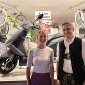 Jubel am Glückshafen: Erster Motorroller schon weg