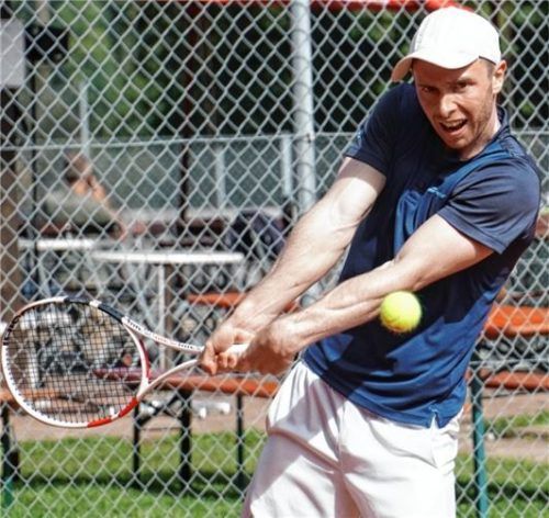 Andrew Ruppli siegte als ungesetzter Spieler beim Inntal-Tennis-Turnier.Foto Petra Rapp