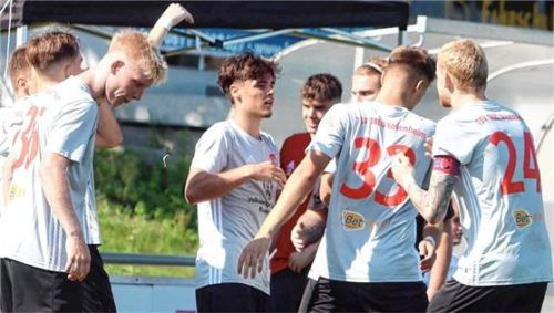 Auch im zweiten Auswärtsspiel hintereinander will der TSV 1860 Rosenheim Punkte holen.Foto Wolfgang Fehrmann