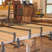 Wertvolles schaffen aus einem Stück Holz