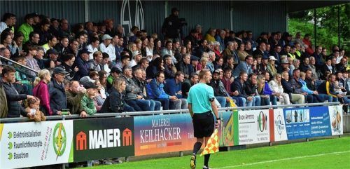 Bei den Landesliga-Heimspielen des SV Neufraunhofen ist regelmäßig das halbe Dorf auf den Beinen.Foto Dirk Meier