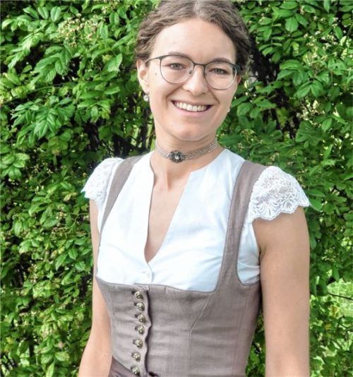 Christina Braxenthaler hat dieses Jahr die Ausbildung in der Staatlichen Landwirtschaftsschule Laufen, Abteilung Hauswirtschaft, mit einer hervorragenden Note abgeschlossen. Foto AELF Traunstein