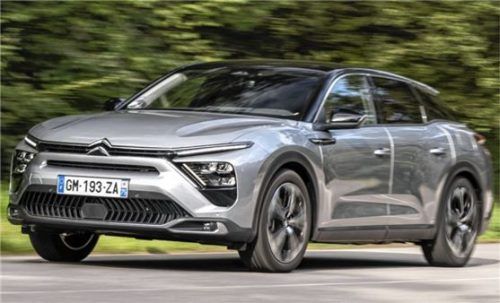 Der Citroën C5 X Plug-in-Hybrid mit bulliger Nase und Fließheck. Foto Autoren-Union Mobilität/Citroën