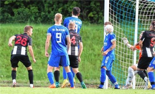 Der Führungstreffer für die SG Tüßling/Teising im Spiel bei Linde Tacherting.Foto mb.presse – Butzhammer