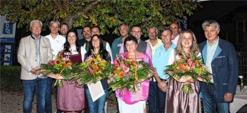 Die Jubilare von goGlas mit den Geschäftsführern Peter Glas (links) und Dieter Glas (rechts).