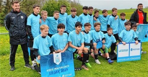 Die Mannschaft von Wacker Burghausen gewann im Mai den Baupokal der C-Junioren im Kreis Inn/Salzach.Foto BFV