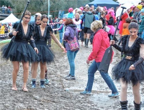 Ein Gefühl wie in Wacken: Matsch-Marsch auf dem Vereinsgelände des Kajak-Klubs.