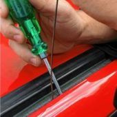 Autodiebstahl mit Messer