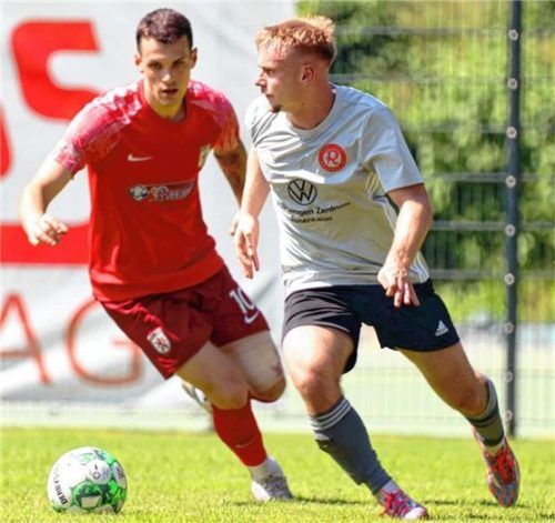 Einsatz fraglich: 1860-Mittelfeldspieler Lucas Gratt (rechts) ist angeschlagen.Foto mb.presse – Butzhammer