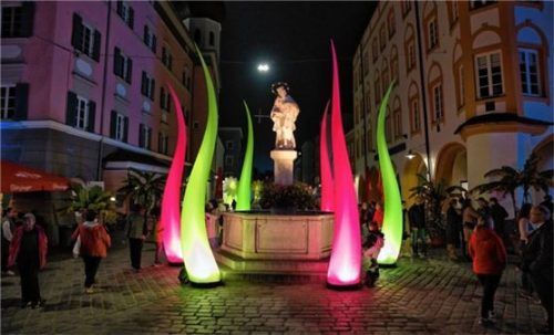 Farbige Lichtinstallationen werden Rosenheim auch heuer wieder zum Leuchten bringen.Foto City-Management Rosenheim