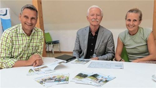 Freuen sich auf eine spannende Woche: Kurdirektor Thomas Jahn, Seniorenbeauftragter Dieter Bräunlich und Kathrin Wachtveitl. Foto Baumann