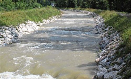 Gelassen bewältigt der Steinbach die jüngsten Wassermengen – alles dank erfolgreicher Hochwasserschutzmaßnahmen. Foto  Steffenhagen
