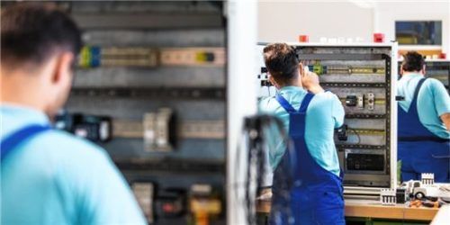 Gute Nachrichten vom Ausbildungsmarkt in der Region: Es entscheiden sich wieder mehr Jugendliche für eine Ausbildung. Foto dpa