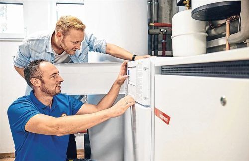 Heizungstausch ist Profiarbeit. Foto VdZ/Bjoern Luelf/BHW Bausparkasse