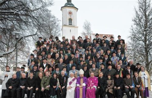 Jubiläums-Hochzeitsladertreffen 2010 in Albaching. Foto Hötzelsperger