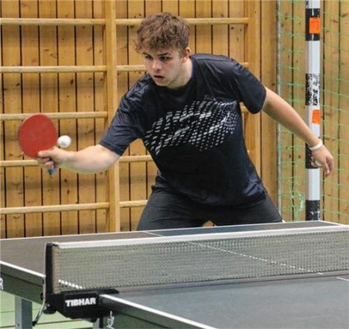 Luis Kraus gewann das TOP-14-Turnier in der Altersklasse 19 ohne Niederlage.Foto Gerhard Erlich