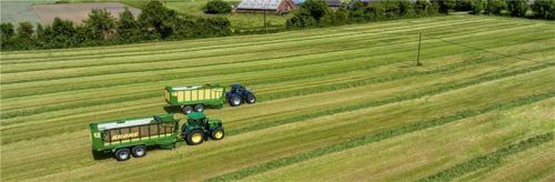Mit den technisch weiterentwickelten Modellen der RX- und ZX-Baureihen untermauert Krone seine führende Position im Bereich der Ladewagen. Foto Krone