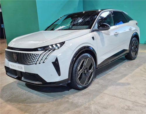 Nach der Elektrifizierung des 308 SW kommt Anfang 2024 die Neuauflage des 3008 als Vollstromer. Foto Autoren-Union Mobilität/Michael Kirchberger