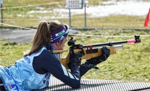 Romy Dietersberger vom SC Traunstein siegte im Massenstart der S15.Foto Falk Tzschökel
