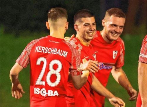 Sie haben gut lachen: Der TSV Wasserburg reist nach drei Siegen in Folge zum SV Neufraunhofen.Foto mb.presse - btz