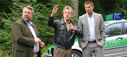 Sind auch in der neuen Staffel wieder im Einsatz: (von links) Die Rosenheimer Kommissare Stadler (Dieter Fischer), Hansen (Igor Jeftic) und Polizist Mohr (Max Müller). Foto Christian A Rieger/ZDF