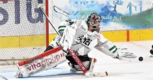 Starbulls-Goalie Tomas Pöpperle hielt in den beiden Spielen gegen Freiburg und Bietigheim sehr stark.Foto Achim Keller