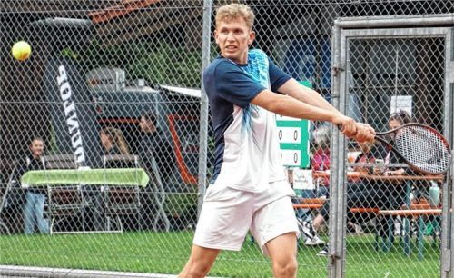 Sven Lemstra (TC Grünweiß Luitpoldpark), Vorjahresfinalist und Sieger 2021, ist beim 39. Inntal-Tennis-Turnier beim DTC Brannenburg erneut am Start und an Position eins gesetzt.Foto Petra Rapp