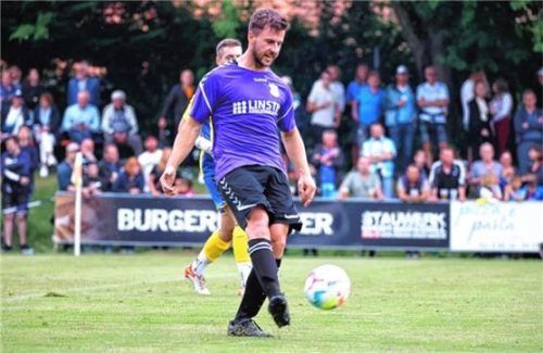Thomas Deißenböck war dreifacher Torschütze beim Aschauer Sieg in Brannenburg. Foto mb.presse – Butzhammer