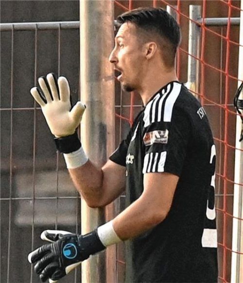 Torhüter Alin Goia hat die Rosenheimer Defensive merklich stabilisiert.Foto Hans-Jürgen Ziegler