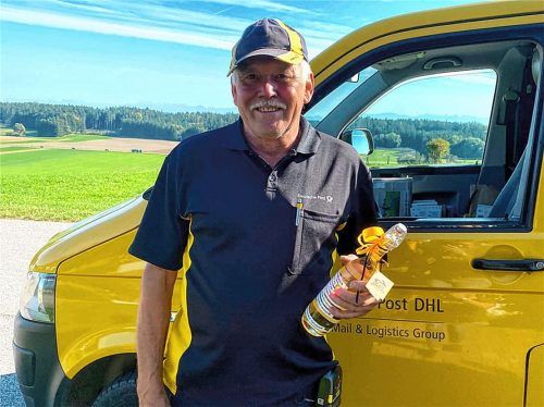 50 Jahre war Karl Stiglmeier Postbote, den Großteil seiner Karriere versorgte er die Maitenbether mit Post. Foto Richterstetter