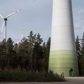 Erste Windräder im Kreis München