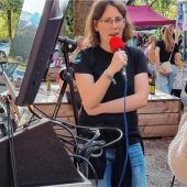 Lokschuppen lockt Mädchen an