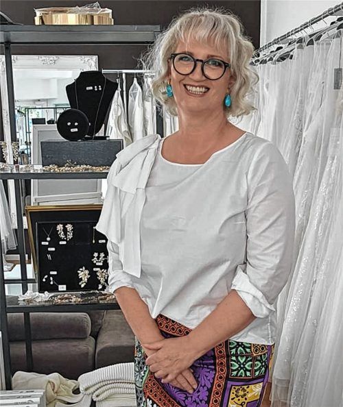 Adriane Böhm freut sich auf den neuen Lebensabschnitt. Im März schließt sie nach erfolgreichen 15 Jahren ihre Boutique für Brautmode und Maßanzüge. Nach einer Auszeit will sie als Modedesignerin neu durchstarten. Foto  Gerlach