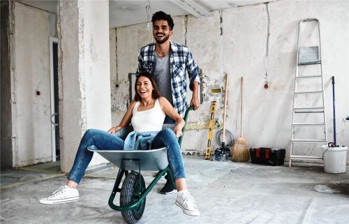 Als Faustformel muss für die Kernsanierung eines 120 Quadratmeter großen, gänzlich unsanierten Altbaus mit 1000 Euro pro Quadratmeter gerechnet werden. Foto adobestock