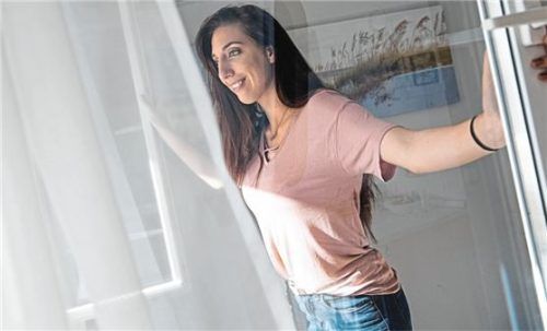 Auch bei niedrigen Temperaturen ist regelmäßiges Stoßlüften wichtig – fürs Raumklima und vorbeugend gegen Schimmel. Foto Franziska Gabbert/Dpa