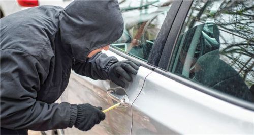 Autodiebe sind erfindungsreich, um an ihr Diebesgut zu kommen. Foto Adobestock