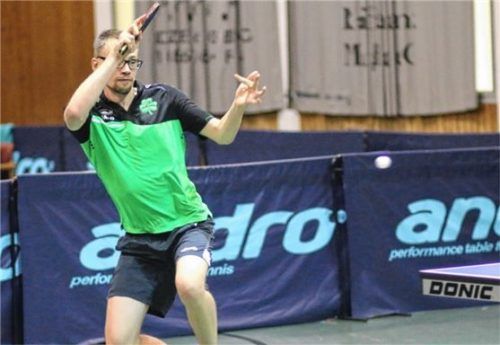 Bad Aiblings Jonas Kramer überraschte mit zwei Einzelsiegen und einem Erfolg im Doppel.Foto Gerhard Erlich