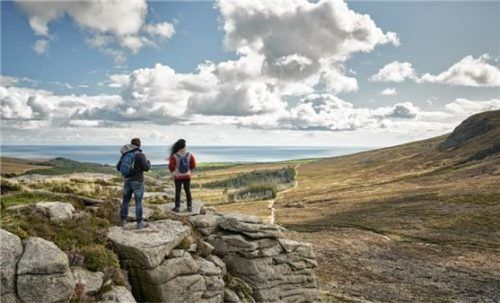 Blick von den Mourne Mountains über den neuen Unesco Global Geopark in Nordirland. Foto Information Tourism Ireland/Richard Watson